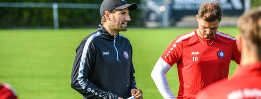 Coach Patrick Faber stellt die Mannschaft in der Vorbereitung ein. Foto: Jason Tschepljakow